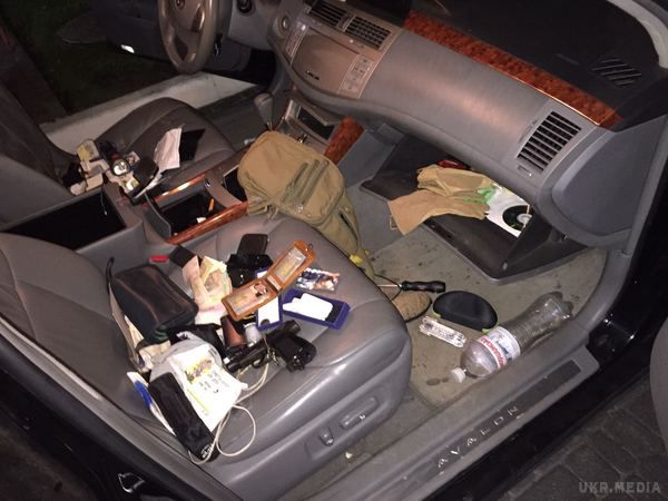 Правоохоронці знайшли викрадачів службового Lexus у заступника Нацполіції. Трьох організаторів викрадення затримали.