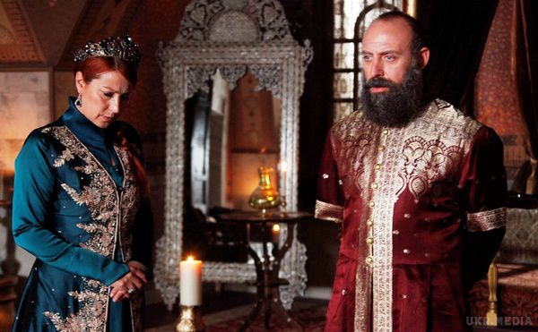 Величне століття-3: 44 серія (відео). Дивіться нову серія популярного турецького серіалу Величне століття-3. 