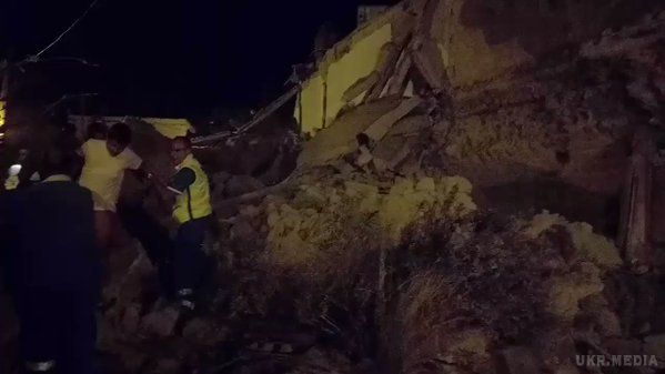 На Італію обрушився новий землетрус: є жертви. Щонайменше двоє людей загинули і 26 госпіталізовані після землетрусу на італійському острові Іскья.