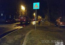 Пожежа в Харківському апеляційному адміністративному суді. Подробиці. ФОТО, ВІДЕО. За попередньою інформацією, причиною пожежі стала блискавка, яка влучила у дах будівлі.