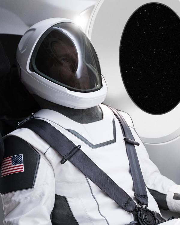 Маск показав перший скафандр SpaceX. Ілон Маск продовжує активно працювати над майбутніми польотами у космос.