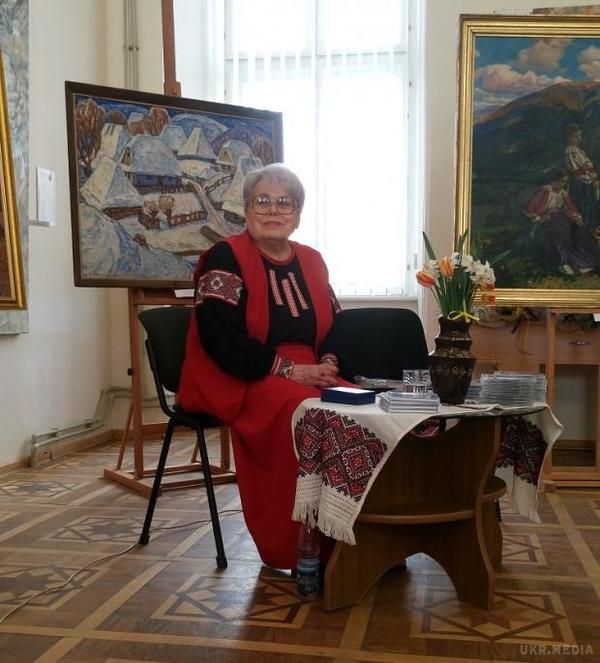 Перша виконавиця пісні "Пливе кача" отримала звання заслуженої артистки України. Співачка вперше почула цю пісню від своєї матері у 1959 році.