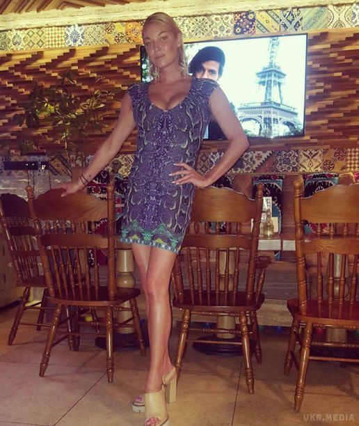 Танцівниця Анастасія Волочкова здивувала фанатів елегантним вбранням. «Справжня леді».