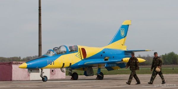Привітання з днем авіації України у прозі. День авіації святкується в останню суботу серпня.