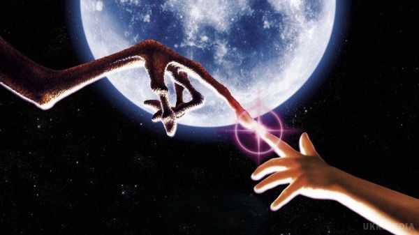 Житель Нешвілл зробив знімок інопланетянина з рогами (фото). У світі щодня надходять десятки повідомлень про те, що хтось бачив літаючу тарілку або інопланетянина. 