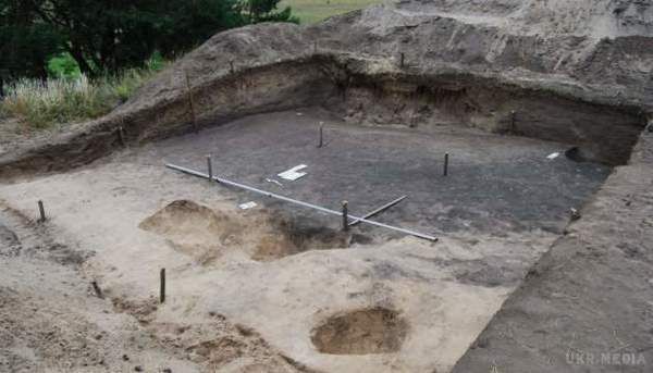 Під Черніговом виявили сенсаційну знахідку. На Чернігівщині знайшли давньоруський курган і городище Х століття.