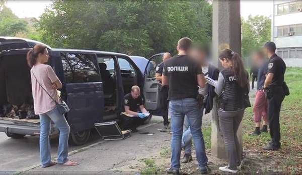 У Києві поліція затримала трьох зловмисників, які викрали чоловіка. За даним фактом відкрито кримінальне провадження.