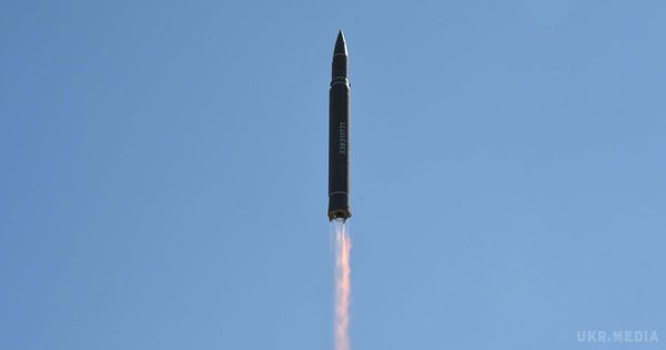 Чергову балістичну ракету запустила Північна Корея, вона пролетіла над Японією. КНДР запустила чергову балістичну ракету.