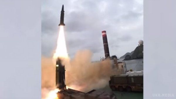 З'явилось відео запуску балістичної ракети КНДР, яка пролетіла над Японією. 29 серпня Північна Корея здійснила черговий запуск балістичної ракети. Цього разу снаряд пролетів над територією Японії і впав у води Тихого океану.