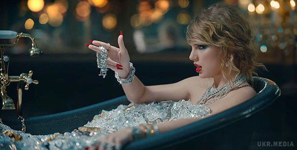 Тейлор Свіфт підірвала Мережу новим кліпом: Змії, зомбі і БДСМ. Американська співачка Тейлор Свіфт, яка в минулому році була названа найбагатшою виконавицею, випустила новий кліп, який вже б'є рекорди переглядів.