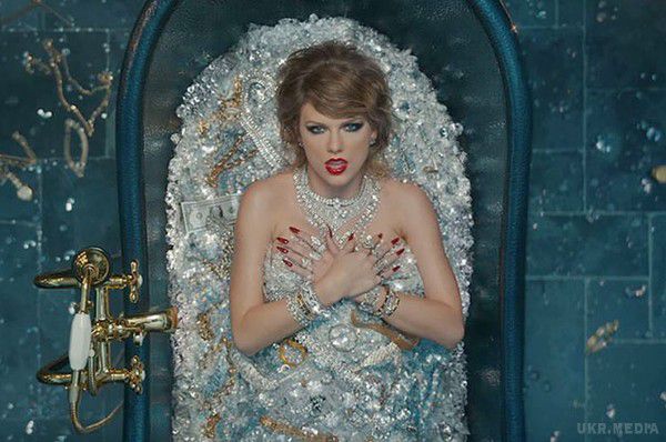 Тейлор Свіфт підірвала Мережу новим кліпом: Змії, зомбі і БДСМ. Американська співачка Тейлор Свіфт, яка в минулому році була названа найбагатшою виконавицею, випустила новий кліп, який вже б'є рекорди переглядів.