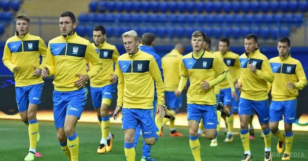 Збірна України провела відкрите тренування перед матчем проти Туреччини. "Синьо-жовті" зустрілися з уболівальниками.