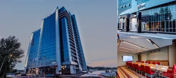 У столиці через борги продають ТРЦ і готель. Столичний торгово-розважальний центр «Атмосфера» та Ramada Encore Kiev виставлені на продаж. 
