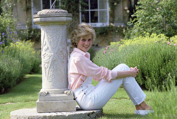 День пам'яті принцеси Діани - кращі фото королеви сердець. 31 серпня 2017 року виповнилося 20 років з моменту смерті принцеси Діани, яка загинула в автокатастрофі в Парижі (Франція).