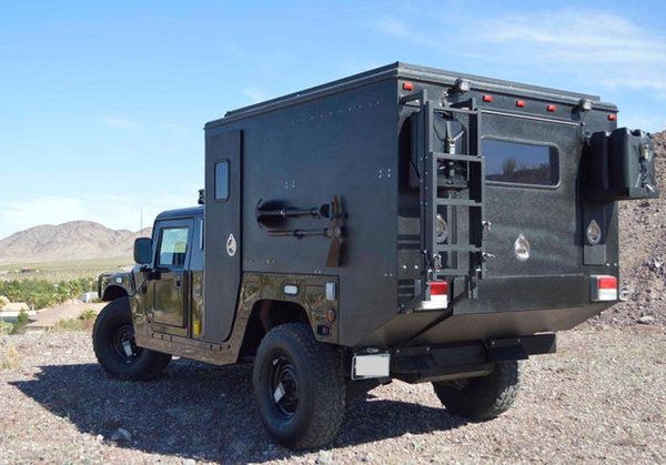 У США виставили на продаж екстремальний Hummer H1 для спецназу (фото). Автомобіль оцінили в 125 тисяч доларів.