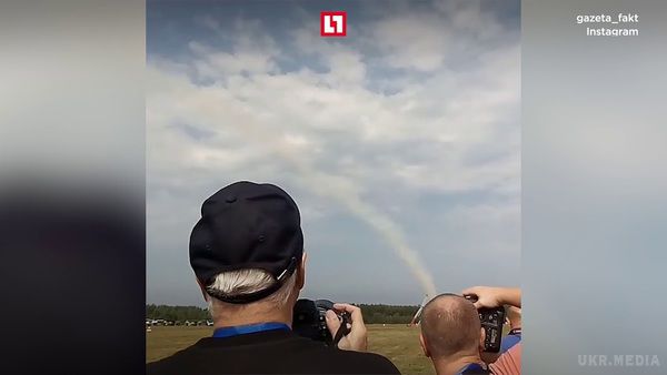 У Росії розбився літак: з'явилося моторошне відео з місця НП (відео). В результаті події є жертви.