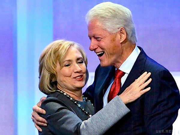 Хілларі Клінтон розповіла, чому не розлучилася з чоловіком після скандалу з Монікою Левінські. У нас, безумовно, були "темні дні". 