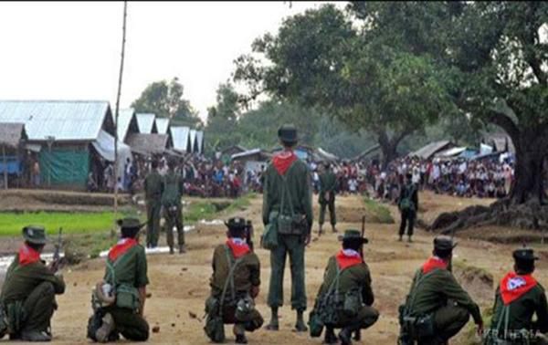 Загострення в М'янмі. Влада підтвердила вбивство 400 осіб, рохінджа заявляють про тисячі загиблих. Військовий командувач М'янми заявив, що під час зіткнень між силами безпеки і представниками етнічної меншини рохінджа в кінці серпня було вбито приблизно 400 осіб.