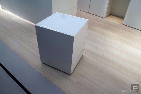 Майбутнє поряд! У Panasonic показали незвичайний смарт-холодильник. Мало кого можна здивувати роботом-пилососом, а як щодо робота-холодильника?