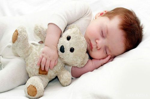 Лікарі розповіли, чому діти повинні спати окремо. Дослідники розповіли про переваги і недоліки дитячого сну малюків у віці до одного року окремо від батьків.