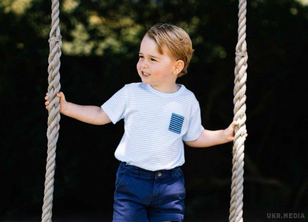 Принц Джордж пішов у перший клас у Лондоні. Спадкоємець принца Вільяма, онук покійної принцеси Діани, принц Джордж став першокласником у цьому році.