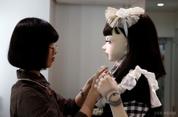 Жива лялька ходить по вулицях Токіо...лякає і захоплює своїм образом!. Ось так мода...