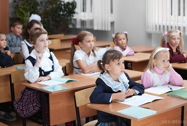 Румунія слідом за Угорщиною розкритикувала український закон про освіту. Країни вважають, що пункт про мову навчання порушує права національних меншин.
