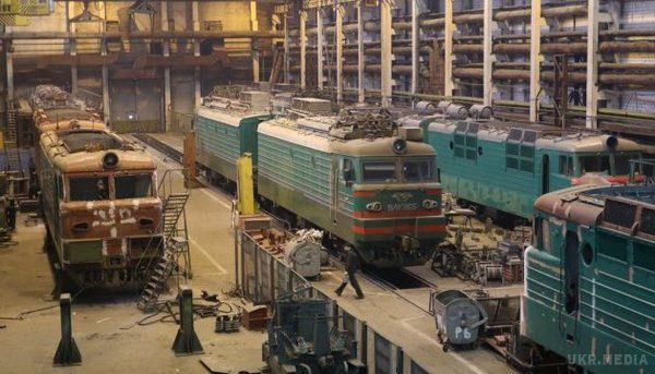 Американська компанія хоче побудувати в Україні 10 тис. вагонів. «Укрзалізниця» та Мінінфраструктури провели переговори з американською компанією Greenbrier, яка зацікавлена у співпраці та вивчає можливість будівництва 10 тисяч вагонів в Україні. 