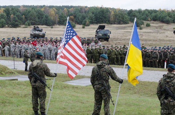Військовослужбовці з Молдавії прибули на навчання в Україну. Молдавські військовослужбовці прибули на територію України для проведення спільних українсько-американських навчань Rapid Trident 2017.