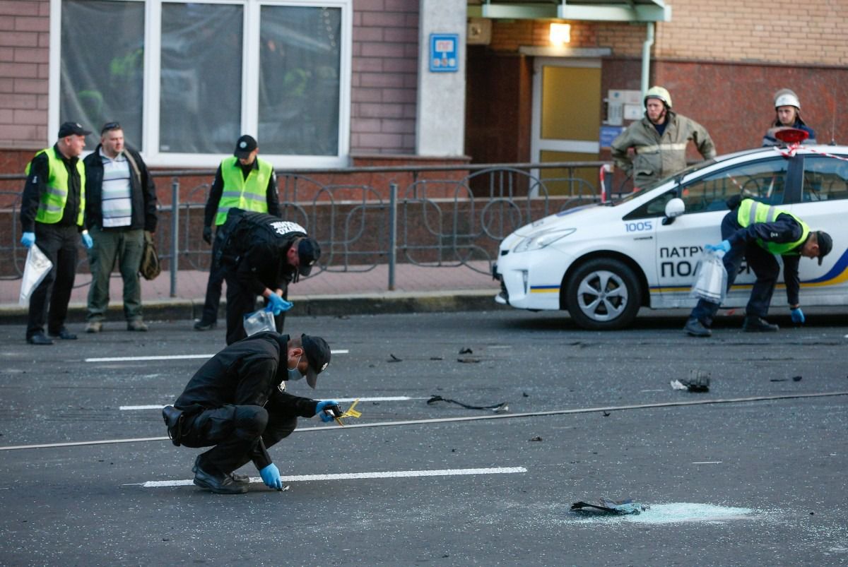Вибух автомобіля в Києві можуть кваліфікувати як теракт. За фактом вибуху автомобіля в центрі Києва правоохоронці проводять усі необхідні першочергові заходи.