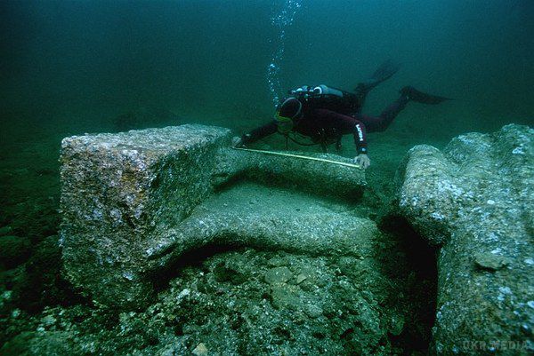 Те, що вчені знайшли на дні океану, зруйнує всі стародавні міфи!. Це відкриття шокувало всіх...