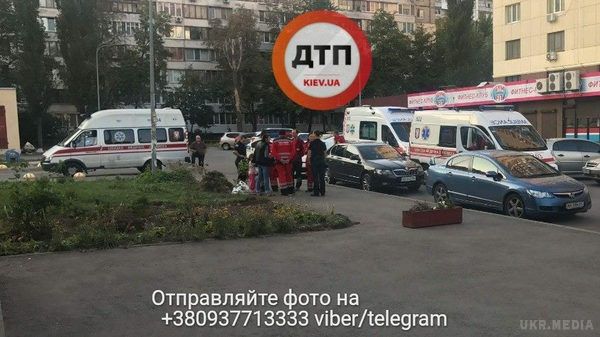 У Святошинському районі Києва на дитячому майданчику сталася стрілянина. Поранена жінка.