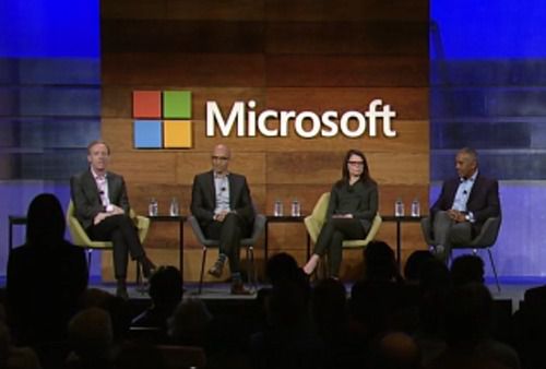  Microsoft поділилася новими подробицями про майбутні новинки. Американська компанія активно рекламує свої гаджети.