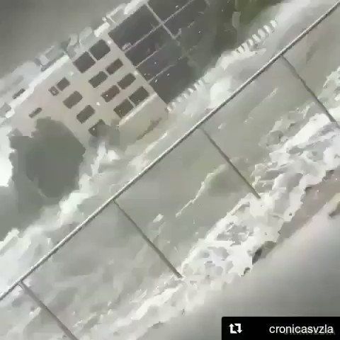 Ураган "Ірма" вирує у США - Майамі йде під воду. За потужним ударом урагану "Ірма" виявилися Майамі, більше мільйона жителів залишилися без електрики.