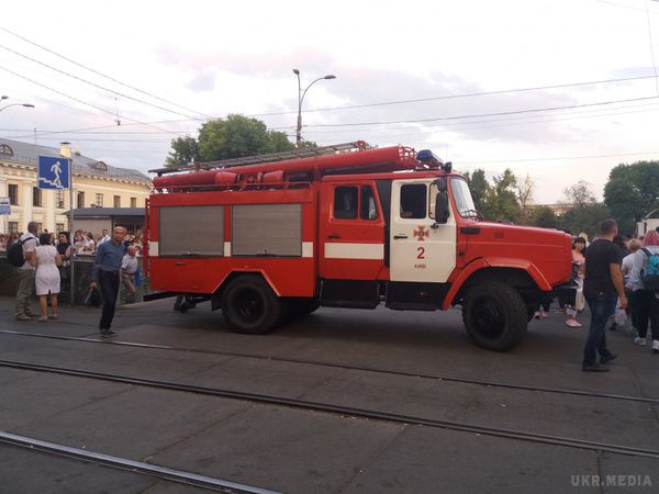 У Києві через задимлення призупинено рух поїздів на синій гілці метро. Деталі події поки не повідомляються.