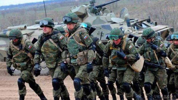 Навчання з 700 російськими військовими почалися біля кордону України. Близько 700 російських військовослужбовців розпочали навчання біля кордону з Україною. 