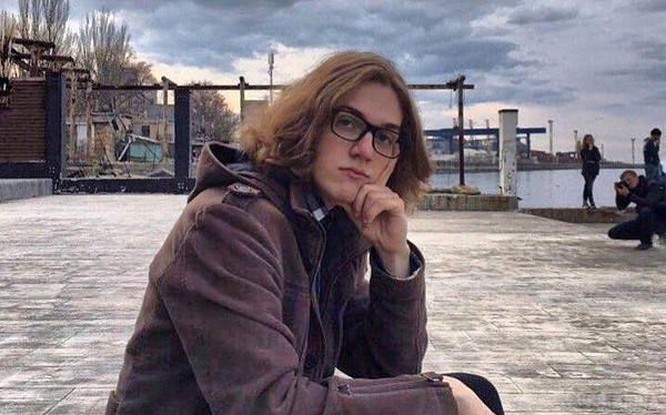Одеський студент-самогубець поховав себе в соцмережах перед суїцидом. ЗМІ виявили його аккаунт в соцмережах, де він перед смертю написав «Земля мені пухом».