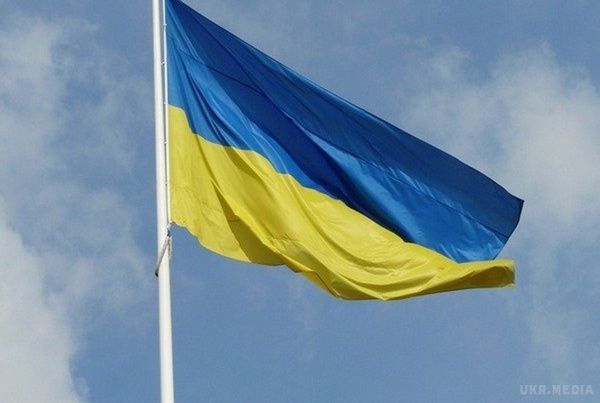Українець сів на півроку за наругу над державним прапором. Суд першої інстанції призначив штраф у 850 гривень, але сторона звинувачення домоглася більш жорстокого покарання.