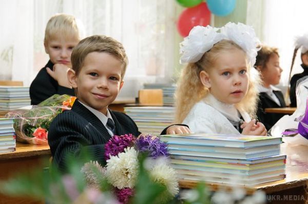 В Міносвіти розповіли скільки українських школярів навчаються російською. В Україні 10% школярів навчаються не на українській мові. 
