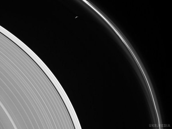 Фінал Cassini. Чому знищать супутник, який працює 20 років. Вже завтра, 15 вересня, супутник Cassini подасть останній сигнал, після чого увійде в атмосферу Сатурна і припинить роботу.