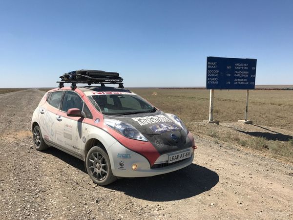 Електрокару Nissan Leaf вперше вдалося подолати дистанцію «Ралі Монголія». Nissan Leaf AT-EV - перший електромобіль, успішно завершив трансконтинентальний пробіг «Ралі Монголія». 
