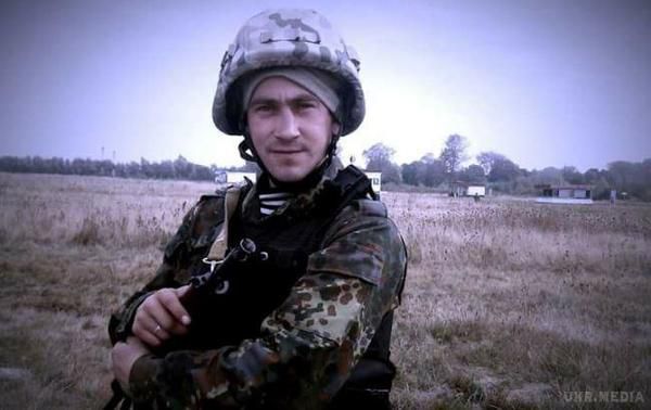В мережі розповіли про загиблого на Донбасі воїна АТО з позивним "Матрос". В зоні АТО від кулі снайпера загинув боєць 72-ї бригади ЗСУ.