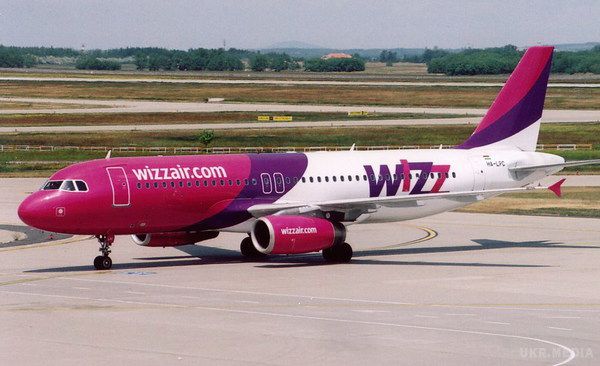 Лоукостер Wizz Air дозволив бронювати квитки без зазначення імені пасажира. Угорський лоукост-авіаперевізник Wizz Air ввів нову функцію, що дозволяє купувати квитки на рейс без зазначення імені пасажира.