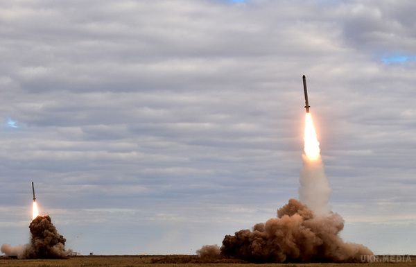 Навчання "Захід-2017": Ракета "Іскандер-М" пролетіла 480 км і успішно вразила ціль. Ракета комплексу "Іскандер-М" запущена на максимальну дальність на навчаннях "Захід-2017".