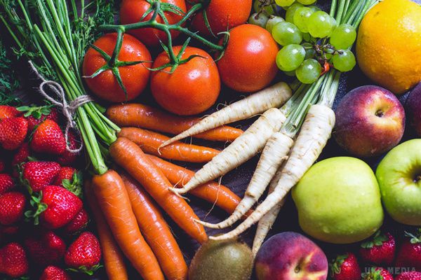 10 продуктів, які ти весь цей час зберігала неправильно. Овочі та фрукти повинні бути сухими, немитими і зберігатися окремо один від одного. 