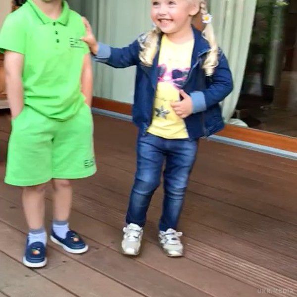 Алла Пугачова з розмахом відсвяткувала чотириріччя двійнят Гаррі і Лізи. 18 вересня дітям Алли Пугачової і Максима Галкіна — двійнята Гаррі і Лізі — виповнилося чотири роки, 