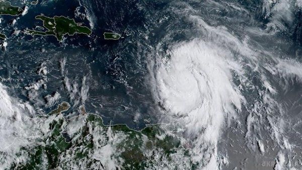 NASA показало на відео процес формування урагану "Марія". У NASA виклали відеозапис, на якому продемонстрували розвиток урагану "Марія", швидкість вітру якого досягає 260 км/год.