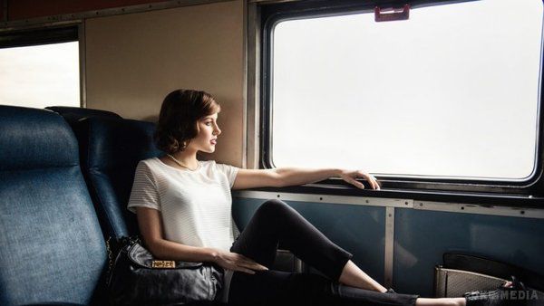 Скільки можна сидіти в поїзді, літаку та машині без шкоди здоров'ю. Американські фізіологи визначили максимальний період часу, протягом якого людина може перебувати нерухомо в сидячому положенні.