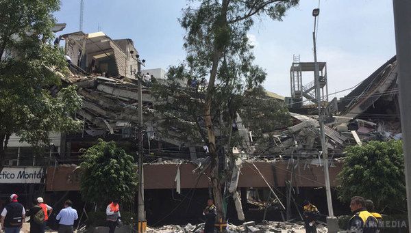 Число жертв землетрусу в Мексиці перевищила 220 осіб. Раніше повідомлялося про 149 загиблих в результаті землетрусу.