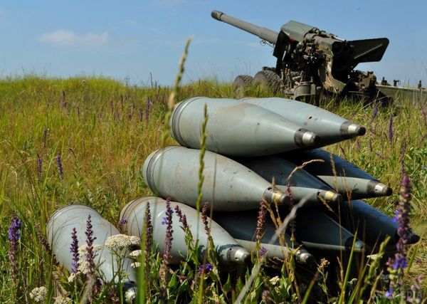  За минулу добу  в зоні АТО 23 обстріли, втрат серед українських військових немає. Бойовики продовжують обстріли позицій української армії, поодиноко використовуючи міномети різних калібрів.